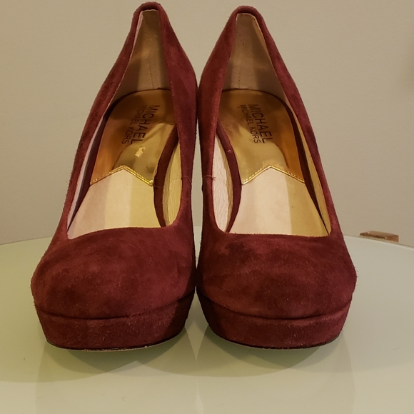 Michael by Michael Kors York Suede Platform Pumps - Picture 4 of 8